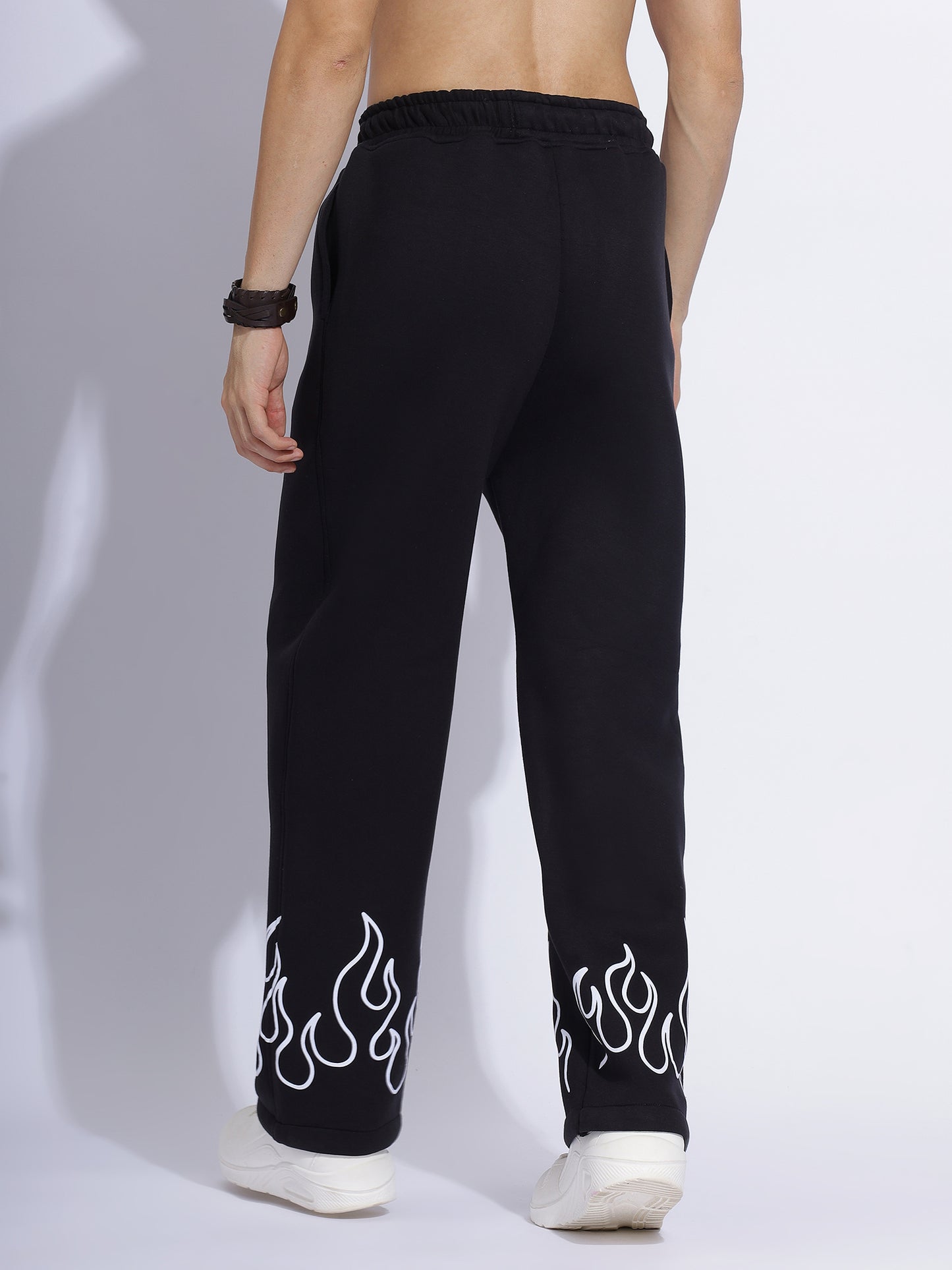 Baggy Flame Trackpants β Bold Streetwear for the Fashion-Forward