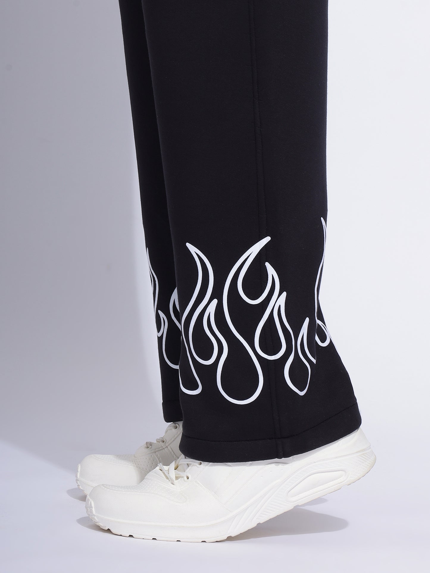 Baggy Flame Trackpants β Bold Streetwear for the Fashion-Forward